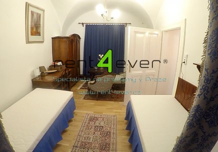 Pronájem bytu, Malá Strana, Tržiště, byt 2+kk, 50 m2, cihla, částečně zařízený nábytkem, Rent4Ever.cz