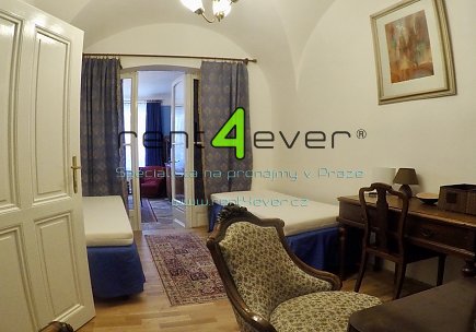 Pronájem bytu, Malá Strana, Tržiště, byt 2+kk, 50 m2, cihla, částečně zařízený nábytkem, Rent4Ever.cz