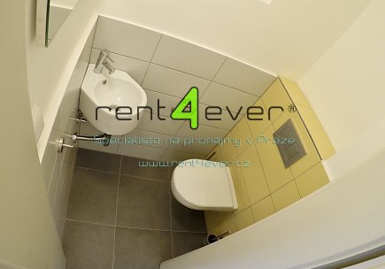 Pronájem bytu, Smíchov, Lidická, byt 2+1, 75 m2, cihla, po rekonstrukci, komora, výtah, nevybavený, Rent4Ever.cz