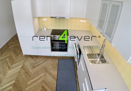 Pronájem bytu, Smíchov, Lidická, byt 2+1, 75 m2, cihla, po rekonstrukci, komora, výtah, nevybavený, Rent4Ever.cz