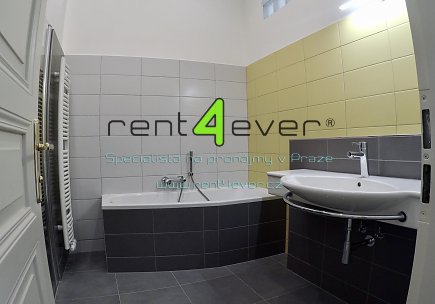 Pronájem bytu, Smíchov, Lidická, byt 2+1, 75 m2, cihla, po rekonstrukci, komora, výtah, nevybavený, Rent4Ever.cz