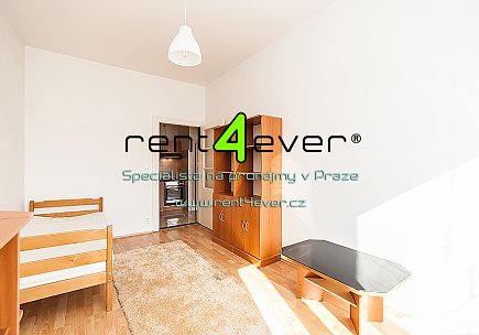 Pronájem bytu, Vršovice, Novgorodská, 2+kk, 48 m2, cihla, komora, výtah, nezařízený, Rent4Ever.cz