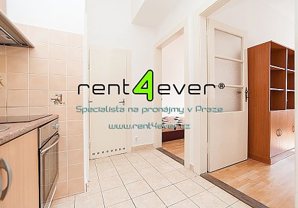 Pronájem bytu, Vršovice, Novgorodská, 2+kk, 48 m2, cihla, komora, výtah, nezařízený, Rent4Ever.cz