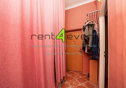Pronájem bytu, Braník, Pod vinohradem, byt 2+kk, 40 m2, cihla, po rekonstrukci, komplet. vybavený, Rent4Ever.cz