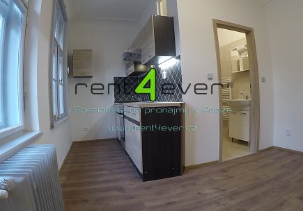 Pronájem bytu,  Nové Město, Na slupi, 2+kk, 39 m2, cihla, po celkové rekonstrukci, nezařízený, Rent4Ever.cz
