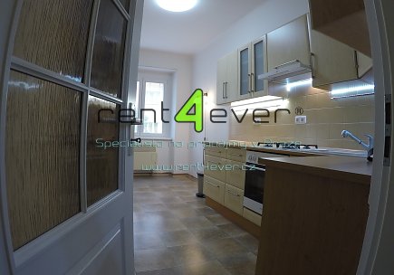 Pronájem bytu, Metro A Strašnická, Srbínská, byt 1+1, 46 m2, po rekonstrukci, nevybavený, Rent4Ever.cz