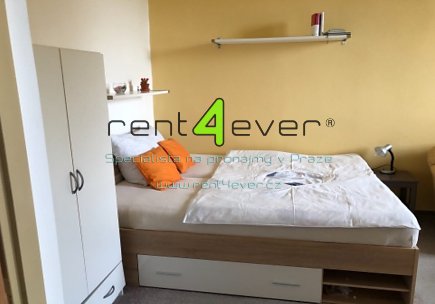 Pronájem bytu, Ďáblice, Hřenská, byt 1+kk, 20 m2, cihla, po rekonstrukci, vybavený nábytkem, Rent4Ever.cz