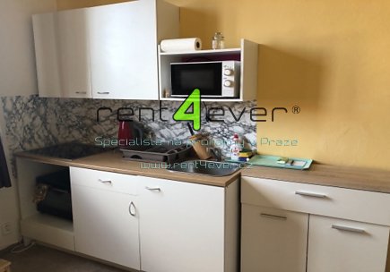 Pronájem bytu, Ďáblice, Hřenská, byt 1+kk, 20 m2, cihla, po rekonstrukci, vybavený nábytkem, Rent4Ever.cz