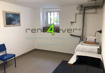 Pronájem bytu, Ďáblice, Hřenská, byt 1+kk, 20 m2, cihla, po rekonstrukci, vybavený nábytkem, Rent4Ever.cz