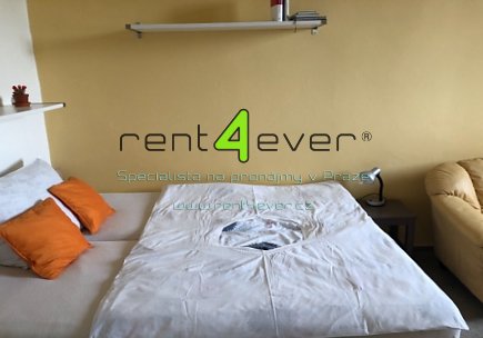 Pronájem bytu, Ďáblice, Hřenská, byt 1+kk, 20 m2, cihla, po rekonstrukci, vybavený nábytkem, Rent4Ever.cz