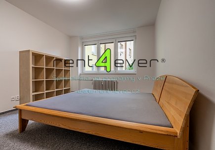 Pronájem bytu, Strašnice, U hranic, byt 3+1, 87 m2, po rekonstrukci, balkon, šatna, část. vybavený, Rent4Ever.cz