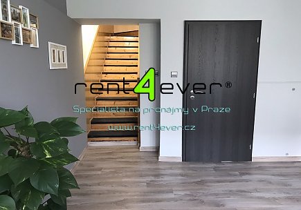 Pronájem bytu, Prosek, Na vyhlídce, mezonetový byt 5+kk, 100 m2 v RD, nezařízený nábytkem, Rent4Ever.cz