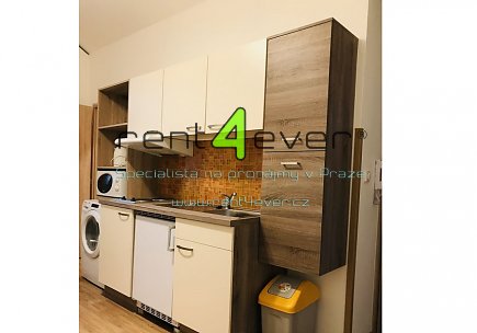 Pronájem bytu, Smíchov, Na Laurové, suterénní byt 1+kk, 16 m2, po kompletní rekonstrukci, zařízený, Rent4Ever.cz