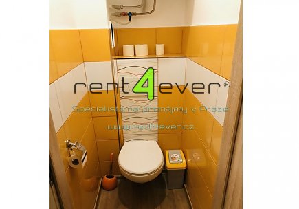 Pronájem bytu, Smíchov, Na Laurové, suterénní byt 1+kk, 16 m2, po kompletní rekonstrukci, zařízený, Rent4Ever.cz