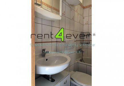 Pronájem bytu, Kobylisy, Vršní, mezonetový byt 3+kk, 50.3 m2, cihla, terasa, sklep, část. vybavený, Rent4Ever.cz
