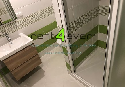 Pronájem bytu, Kamýk, Dolnojirčanská, suterénní byt 2+kk v RD, 41 m2, po rekonstrukci, zařízený, Rent4Ever.cz