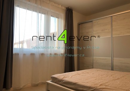 Pronájem bytu, Kamýk, Dolnojirčanská, byt 2+kk v RD, 48 m2, po rekonstrukci, balkon, zařízený, Rent4Ever.cz
