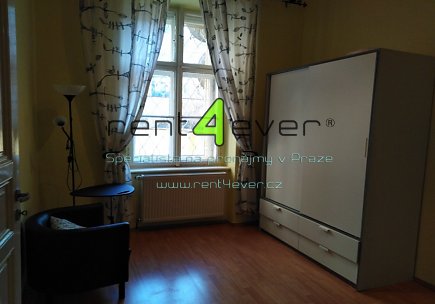 Pronájem bytu, Vinohrady, Lužická, byt 1+1, 40 m2, cihla, zařízený nábytkem, Rent4Ever.cz