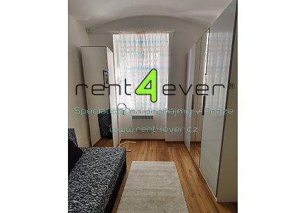 Pronájem bytu, Podolí, Nad Sokolovnou, slunný byt 1+1, 25 m2, po rekonstrukci, v přízemí, zařízený, Rent4Ever.cz