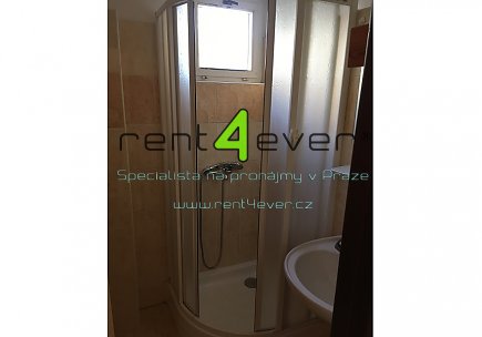 Pronájem bytu, Michle, Nuselská, byt 1+kk, 24 m2, po rekonstrukci, nezařízený nábytkem, Rent4Ever.cz