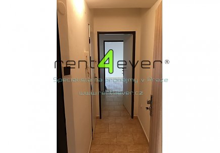 Pronájem bytu, Michle, Nuselská, byt 1+kk, 24 m2, po rekonstrukci, nezařízený nábytkem, Rent4Ever.cz