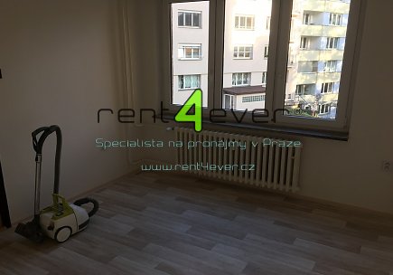 Pronájem bytu, Michle, Nuselská, byt 1+kk, 24 m2, po rekonstrukci, nezařízený nábytkem, Rent4Ever.cz