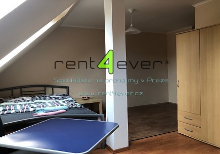 Pronájem bytu, Lipence, Jílovišťská, podkrovní byt 1+kk, 30 m2, cihla, vybavený nábytkem, Rent4Ever.cz