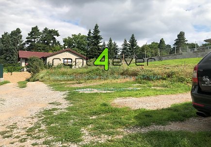 Pronájem bytu, Lipence, Jílovišťská, podkrovní byt 1+kk, 30 m2, cihla, vybavený nábytkem, Rent4Ever.cz