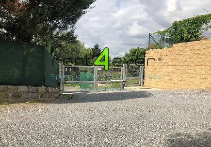 Pronájem bytu, Lipence, Jílovišťská, podkrovní byt 1+kk, 30 m2, cihla, vybavený nábytkem, Rent4Ever.cz