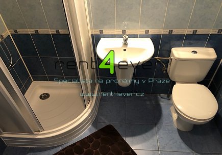 Pronájem bytu, Lipence, Jílovišťská, podkrovní byt 1+kk, 30 m2, cihla, vybavený nábytkem, Rent4Ever.cz