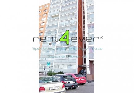 Pronájem bytu, Hloubětín, Slévačská, byt 3+kk, 67 m2, po rekonstrukci, lodžie, nevybavený, Rent4Ever.cz