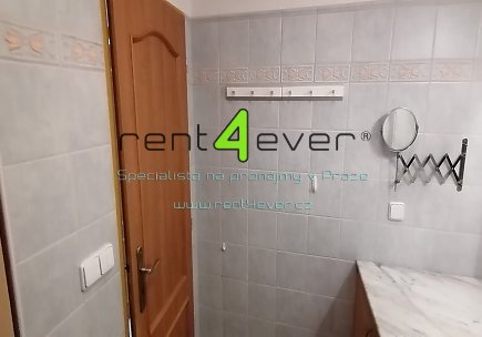 Pronájem bytu, Hloubětín, Slévačská, byt 3+kk, 67 m2, po rekonstrukci, lodžie, nevybavený, Rent4Ever.cz