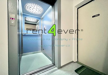 Pronájem bytu, Nusle, Kotorská, byt 3+kk, 64 m2, lodžie, komora, zařízený nábytkem, Rent4Ever.cz