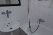 Pronájem bytu,  Holešovice, Komunardů, byt 2+kk, 47 m2, v přízemí cihlového domu, nezařízený, Rent4Ever.cz