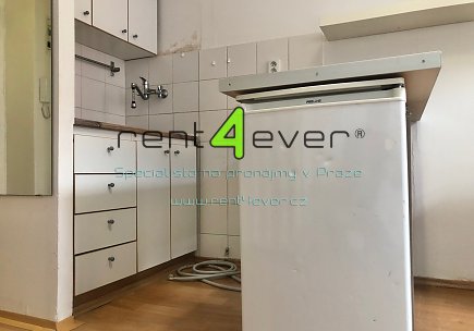 Pronájem bytu, Libeň, Vosmíkových, byt 1+kk, 20 m2, částečně zařízený, pouze pro 1 osobu, Rent4Ever.cz