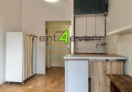 Pronájem bytu, Libeň, Vosmíkových, byt 1+kk, 20 m2, částečně zařízený, pouze pro 1 osobu, Rent4Ever.cz