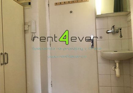 Pronájem bytu, Libeň, Vosmíkových, byt 1+kk, 20 m2, částečně zařízený, pouze pro 1 osobu, Rent4Ever.cz