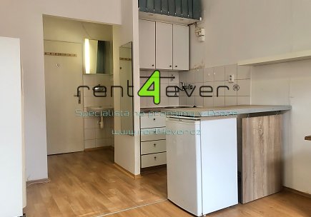 Pronájem bytu, Libeň, Vosmíkových, byt 1+kk, 20 m2, částečně zařízený, pouze pro 1 osobu, Rent4Ever.cz