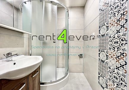 Pronájem bytu, Chodov, Konstantinova, byt 2+kk, 48 m2, po kompletní rekonstrukci, částečně vybavený, Rent4Ever.cz