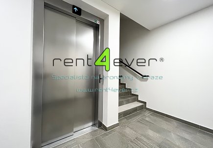 Pronájem bytu, Libuš, Na domovině, luxusní byt 1+kk, 33.6 m2, lodžie, vybavený nábytkem, Rent4Ever.cz