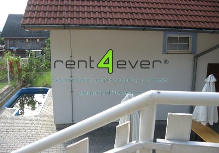 Pronájem bytu, Slapy, pronájem 1/2 domu, jedná se o 2 bytové jednotky 40 m2 a 70 m2, vybavené, Rent4Ever.cz