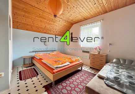 Pronájem bytu, Slapy, pronájem 1/2 domu, jedná se o 2 bytové jednotky 40 m2 a 70 m2, vybavené, Rent4Ever.cz