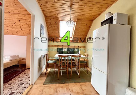 Pronájem bytu, Slapy, pronájem 1/2 domu, jedná se o 2 bytové jednotky 40 m2 a 70 m2, vybavené, Rent4Ever.cz