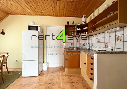 Pronájem bytu, Slapy, pronájem 1/2 domu, jedná se o 2 bytové jednotky 40 m2 a 70 m2, vybavené, Rent4Ever.cz