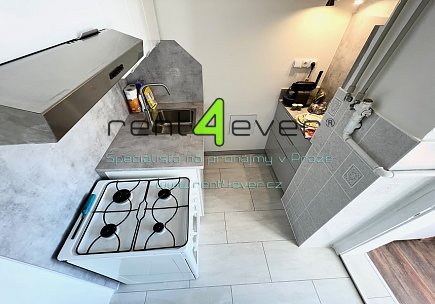 Pronájem bytu, Podolí, Podolské nábřeží, 2+1, 63m2, cihla, po rekonstrukci, balkon 9 m2, nevybavený, Rent4Ever.cz