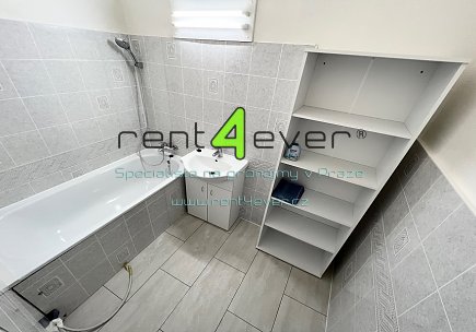 Pronájem bytu, Podolí, Podolské nábřeží, 2+1, 63m2, cihla, po rekonstrukci, balkon 9 m2, nevybavený, Rent4Ever.cz