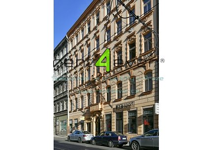 Pronájem bytu, Smíchov, Lidická, 2+kk, 47 m2, po rekonstrukci, vestavěné patro na spaní, nezařízený, Rent4Ever.cz