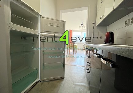 Pronájem bytu, Vršovice, Kodaňská, byt 2+kk, 45 m2, po rekonstrukci, sklep, výtah, zařízený, Rent4Ever.cz