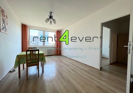 Pronájem bytu, Vršovice, Kodaňská, byt 2+kk, 45 m2, po rekonstrukci, sklep, výtah, zařízený, Rent4Ever.cz