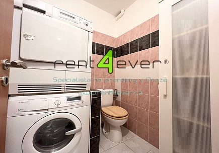 Pronájem bytu, Roztoky, V úvoze, byt 3+1, 96 m2, v suterénu, po rekonstrukci, vybavený , Rent4Ever.cz